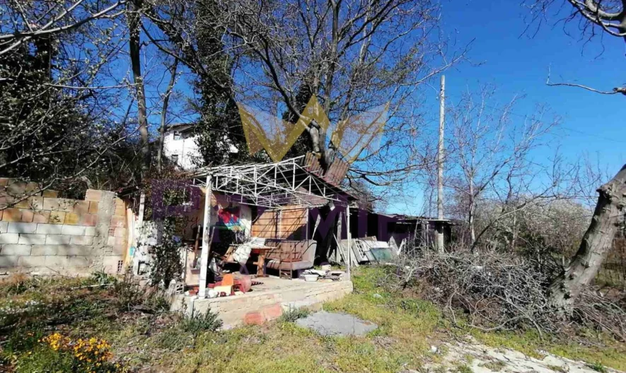 Продавам парцел с къща в кв Изгрев -  - снимка 16 - Имоти Премиер