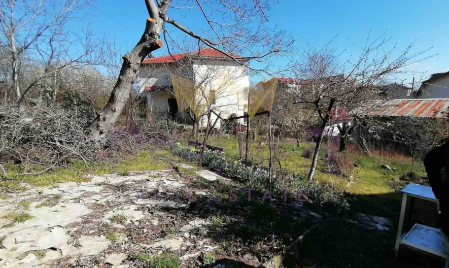 Продавам парцел с къща в кв Изгрев -  - снимка 17 - Имоти Премиер