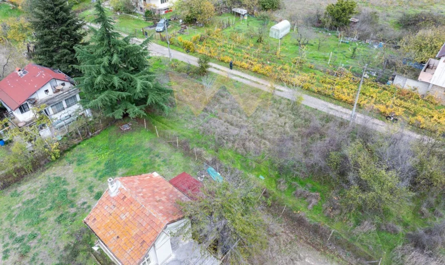 Продавам парцел в м-т Лазур - - снимка 15 - Имоти Премиер