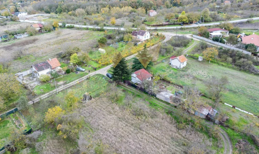 Продавам парцел в м-т Лазур - - снимка 4 - Имоти Премиер