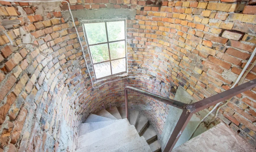 ПРОДАВАТ СЕ ДВЕ КЪЩИ В С.ЛИВАДА -  - снимка 11 - Имоти Премиер