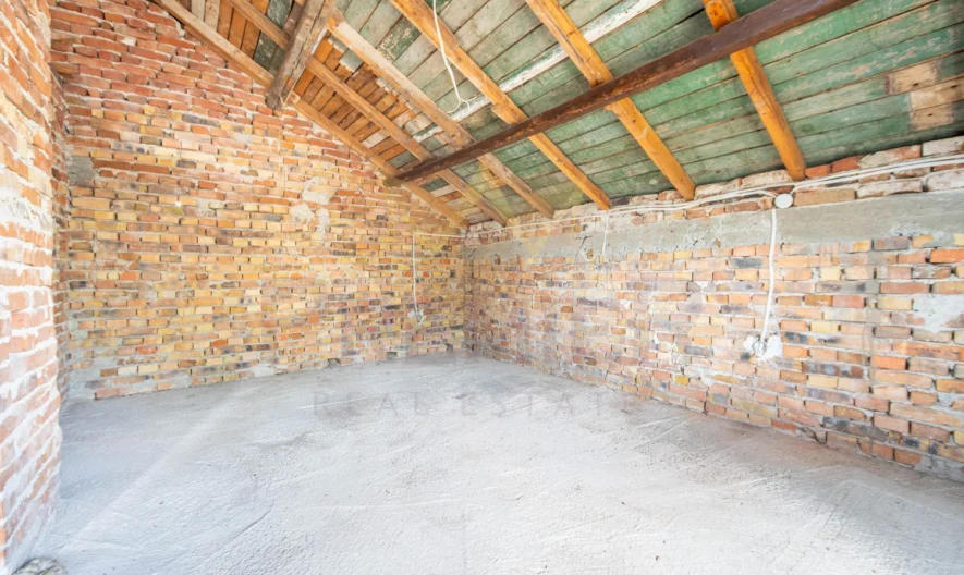 ПРОДАВАТ СЕ ДВЕ КЪЩИ В С.ЛИВАДА -  - снимка 12 - Имоти Премиер