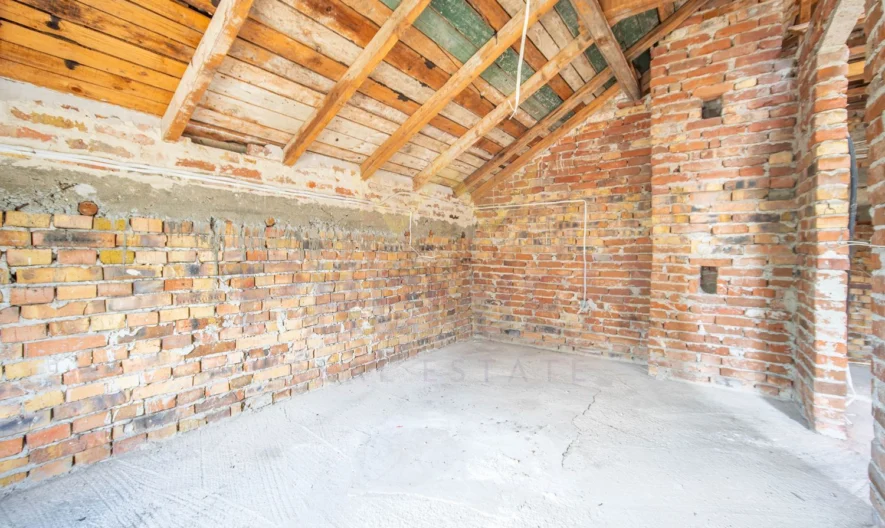 ПРОДАВАТ СЕ ДВЕ КЪЩИ В С.ЛИВАДА -  - снимка 14 - Имоти Премиер