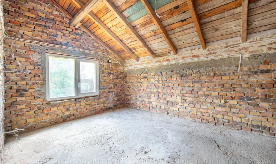 ПРОДАВАТ СЕ ДВЕ КЪЩИ В С.ЛИВАДА -  - снимка 16 - Имоти Премиер