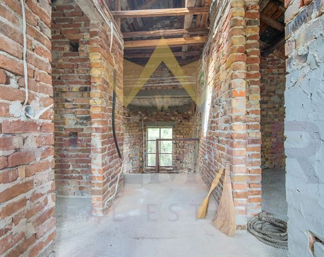 ПРОДАВАТ СЕ ДВЕ КЪЩИ В С.ЛИВАДА -  - снимка 19 - Имоти Премиер