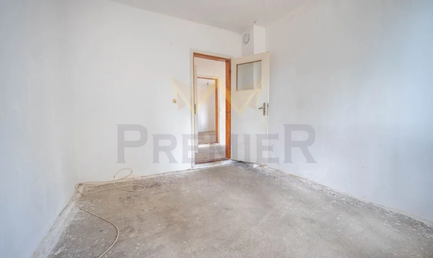 ПРОДАВАТ СЕ ДВЕ КЪЩИ В С.ЛИВАДА -  - снимка 27 - Имоти Премиер