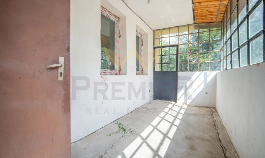 ПРОДАВАТ СЕ ДВЕ КЪЩИ В С.ЛИВАДА -  - снимка 5 - Имоти Премиер