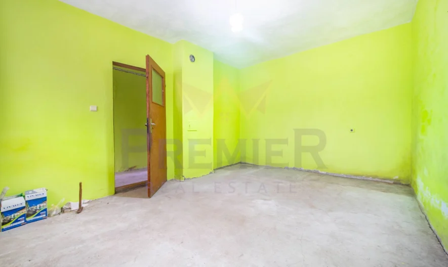 ПРОДАВАТ СЕ ДВЕ КЪЩИ В С.ЛИВАДА -  - снимка 7 - Имоти Премиер