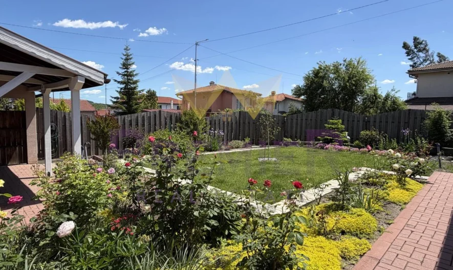 🏠 Простор, спокойствие и комфорт – модерна къща с 3 спални и красива градина - - снимка 1 - Имоти Премиер