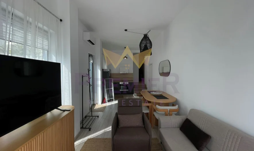 Просторен 3-стаен апартамент в живописния район м-т Кабакум, Варна -  - снимка 2 - Имоти Премиер