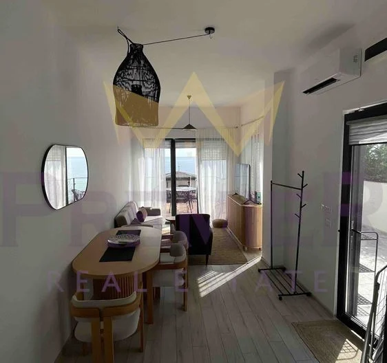 Просторен 3-стаен апартамент в живописния район м-т Кабакум, Варна -  - снимка 4 - Имоти Премиер