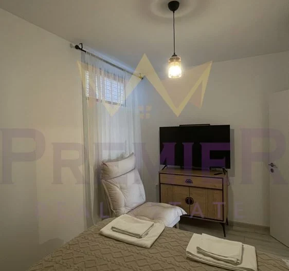 Просторен 3-стаен апартамент в живописния район м-т Кабакум, Варна - - снимка 7 - Имоти Премиер