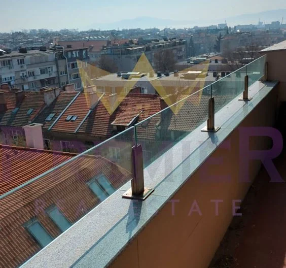 Просторен 4-стаен апартамент в СЪРЦЕТО на Бургас - - снимка 4 - Имоти Премиер