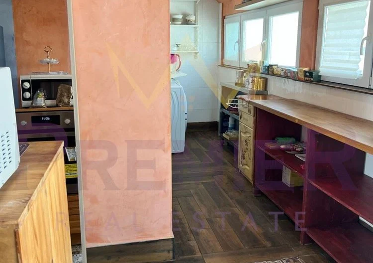 ПРОСТОРЕН АПАРТАМЕНТ С ДВЕ СПАЛНИ, КАМИНА И ДЖАКУЗИ -  - снимка 9 - Имоти Премиер