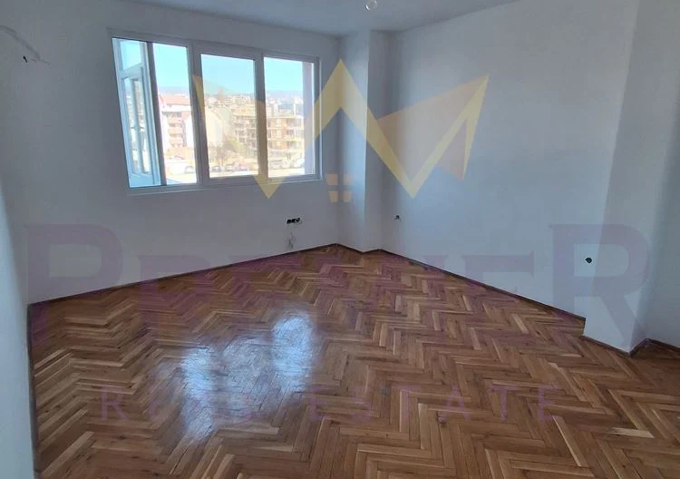 Просторен четиристаен апартамент до ключ Варна Лятно кино Тракия - - снимка 14 - Имоти Премиер