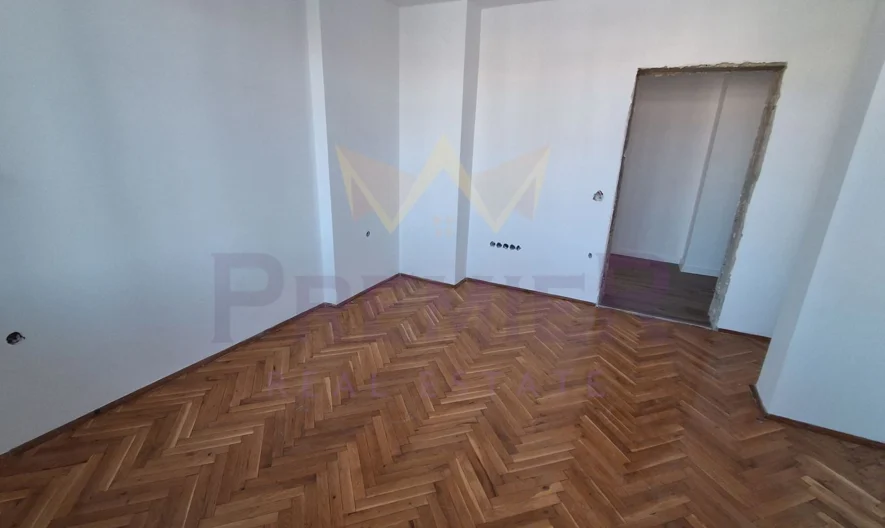 Просторен четиристаен апартамент до ключ Варна Лятно кино Тракия - - снимка 25 - Имоти Премиер