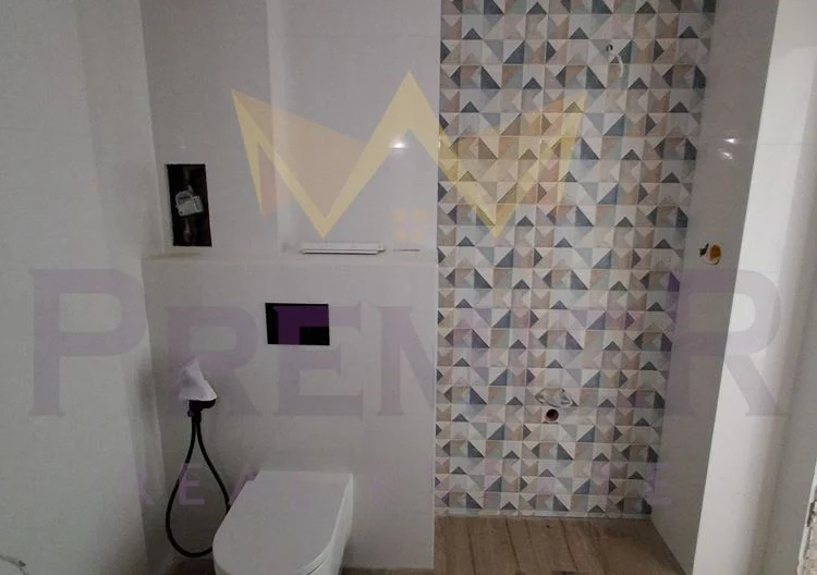 Просторен четиристаен апартамент до ключ Варна Лятно кино Тракия - - снимка 28 - Имоти Премиер