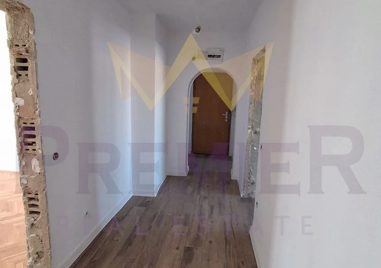 Просторен четиристаен апартамент до ключ Варна Лятно кино Тракия - - снимка 32 - Имоти Премиер