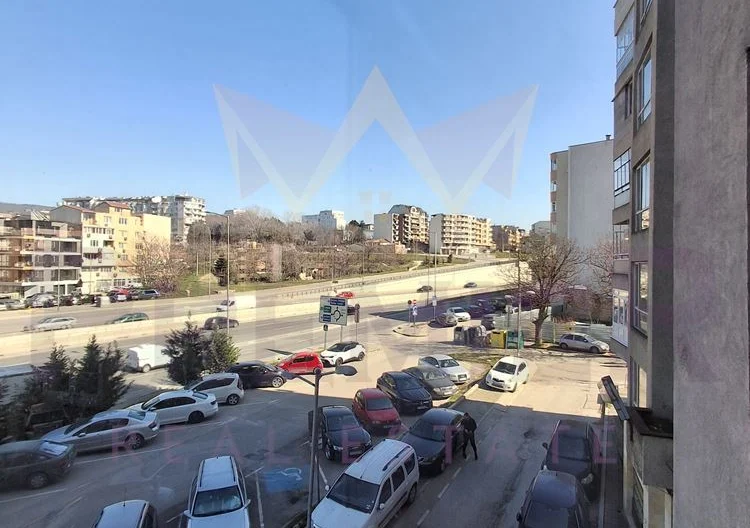 Просторен четиристаен апартамент до ключ Варна Лятно кино Тракия - - снимка 4 - Имоти Премиер