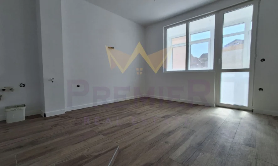 Просторен четиристаен апартамент до ключ Варна Лятно кино Тракия - - снимка 9 - Имоти Премиер