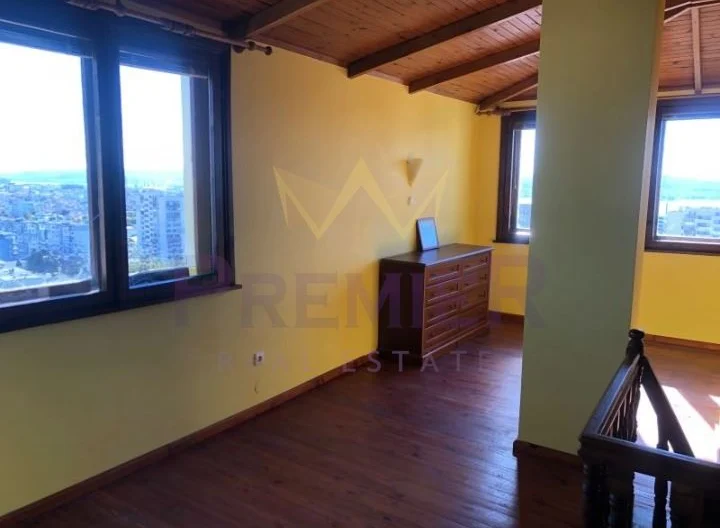 ПРОСТОРЕН ЧЕТИРИСТАЕН АПАРТАМЕНТ С НЕВЕРОЯТНА ГЛЕДКА -  - снимка 9 - Имоти Премиер