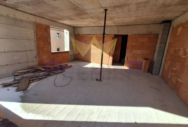 Агенция за недвижими имоти - Имоти Премиер - имот - 994581, Цена: 185400 EUR