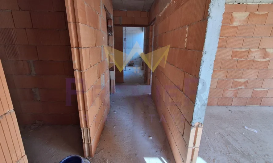 Просторен четиристаен южен апартамент Варна Изгрев -  - снимка 10 - Имоти Премиер