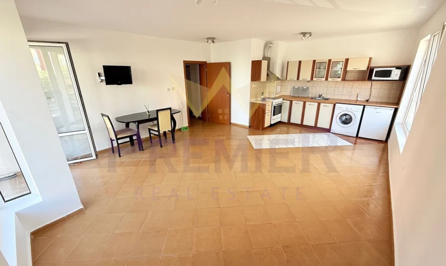 Просторен двустаен апартамент с голяма тераса в к.к. Слънчев бряг -  - снимка 14 - Имоти Премиер