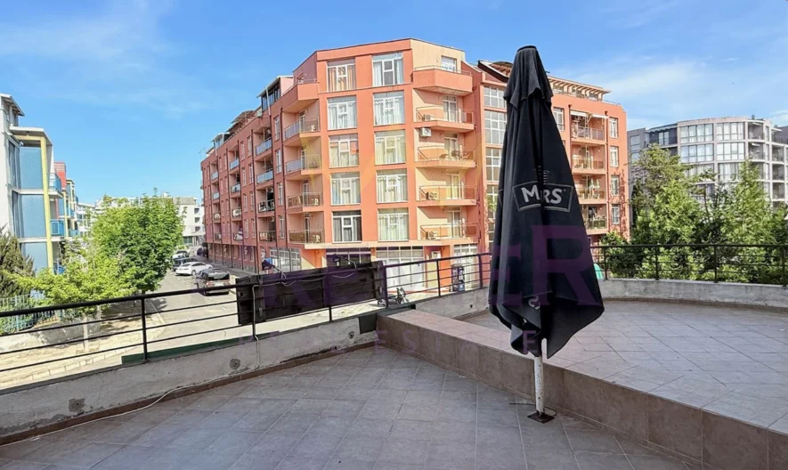 Просторен двустаен апартамент с голяма тераса в к.к. Слънчев бряг - - снимка 7 - Имоти Премиер