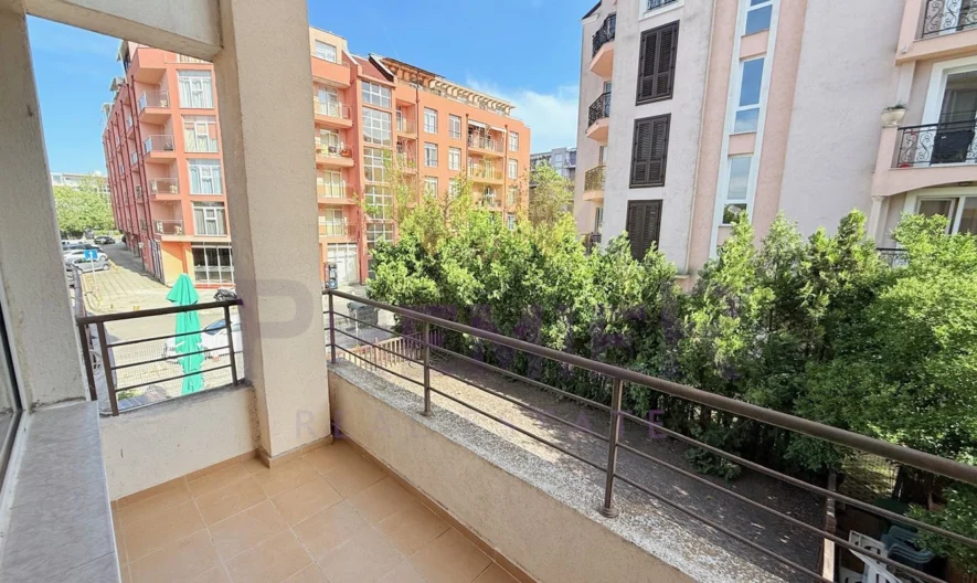 Просторен двустаен апартамент с голяма тераса в к.к. Слънчев бряг - - снимка 9 - Имоти Премиер