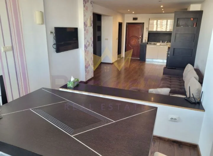 ПРОСТОРЕН ДВУСТАЕН АПАРТАМЕНТ С МОРСКА ПАНОРАМА - - снимка 2 - Имоти Премиер