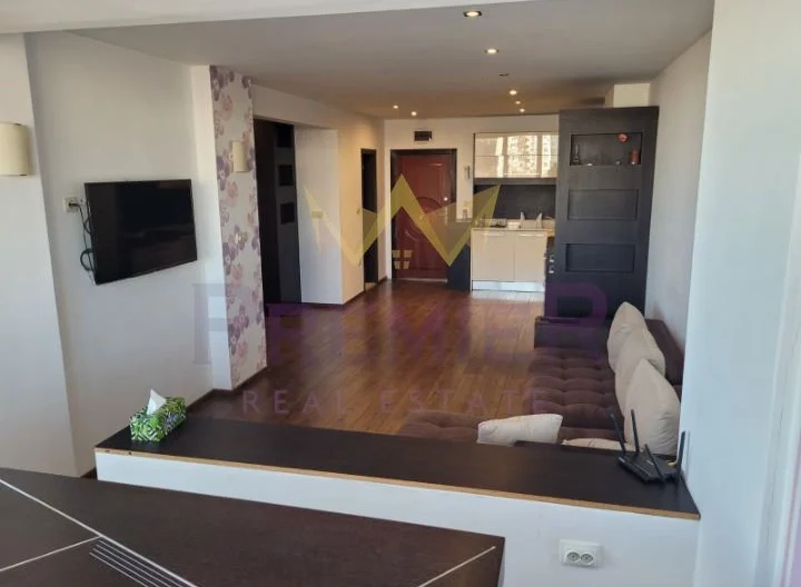 ПРОСТОРЕН ДВУСТАЕН АПАРТАМЕНТ С МОРСКА ПАНОРАМА - - снимка 3 - Имоти Премиер