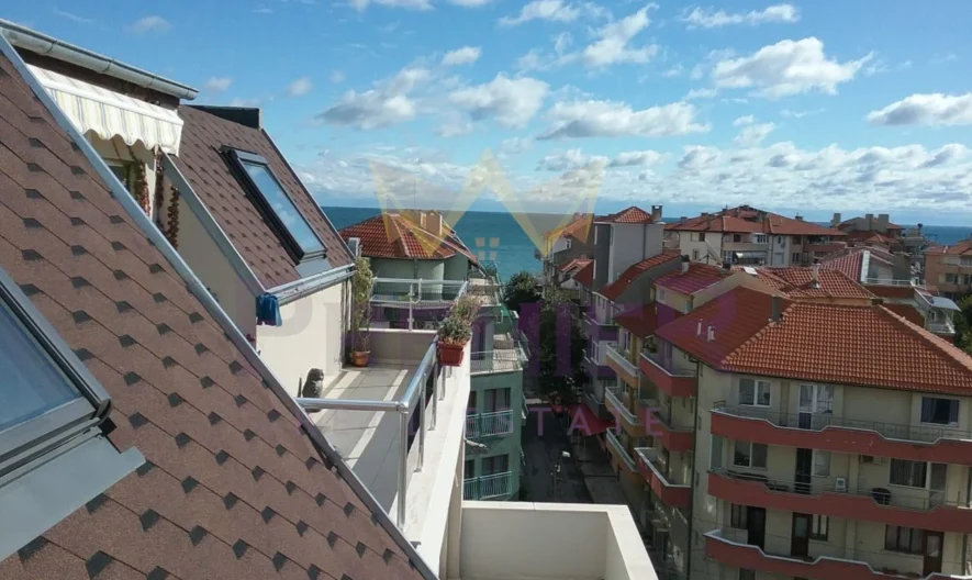 Просторен двустаен апартамент с панорамна гледка в Поморие - - снимка 10 - Имоти Премиер