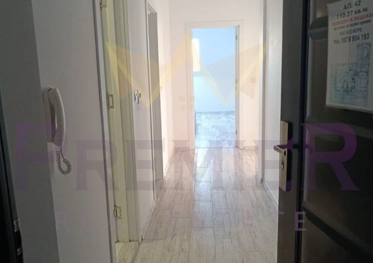 Просторен двустаен апартамент с панорамна гледка в Поморие - - снимка 5 - Имоти Премиер