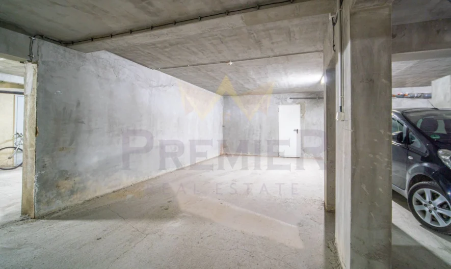 Просторен двустаен апартамент със закрито паркомясто в к.к. Св. Св. Константин и Елена -  - снимка 13 - Имоти Премиер