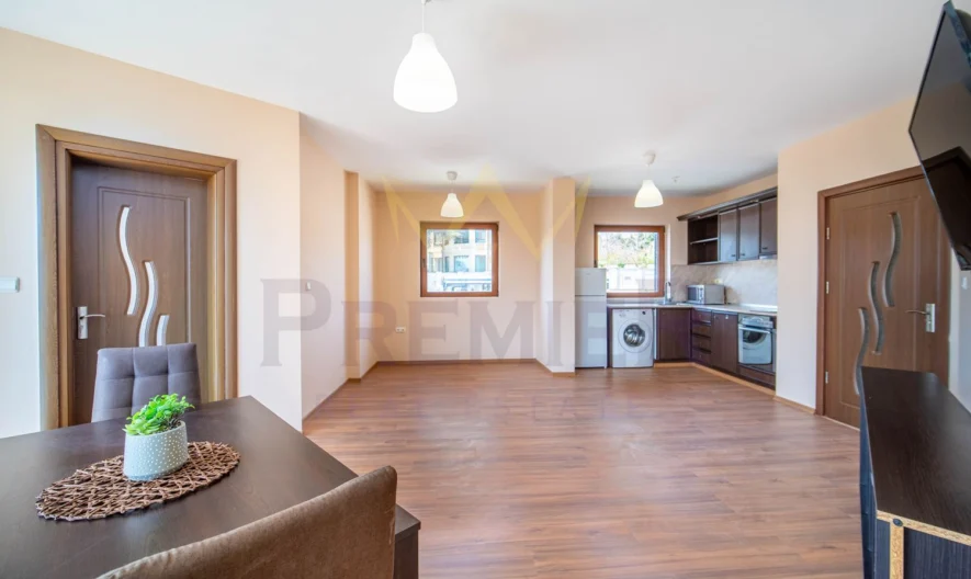 Просторен двустаен апартамент със закрито паркомясто в к.к. Св. Св. Константин и Елена - - снимка 3 - Имоти Премиер