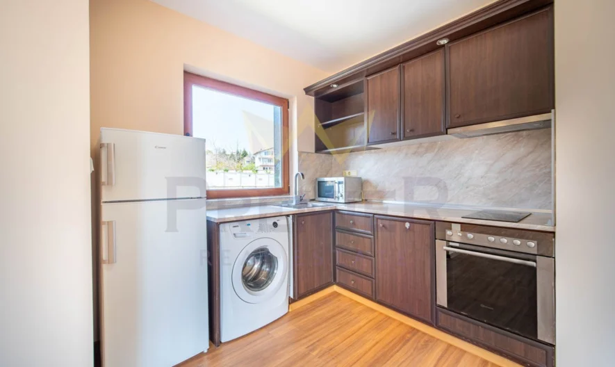 Просторен двустаен апартамент със закрито паркомясто в к.к. Св. Св. Константин и Елена - - снимка 4 - Имоти Премиер