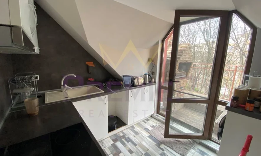 Просторен Двустаен с Голяма Тераса / Център -  - снимка 4 - Имоти Премиер