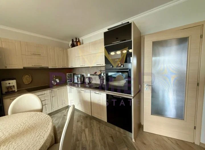 Просторен, елегантен апартамент в затворен комплекс – Несебър -  - снимка 2 - Имоти Премиер