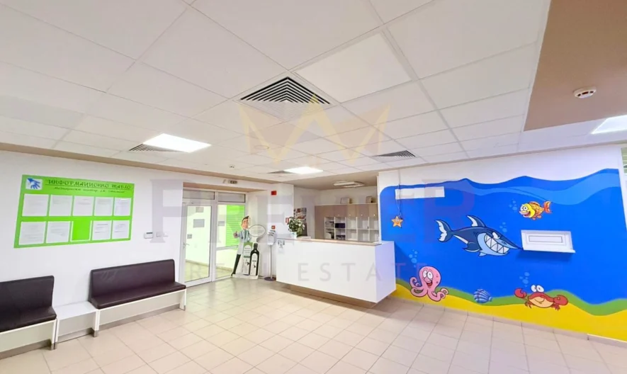 Просторен медицински център с 26 помещения в Медицински Център „Младост“ – Варна -  - снимка 1 - Имоти Премиер