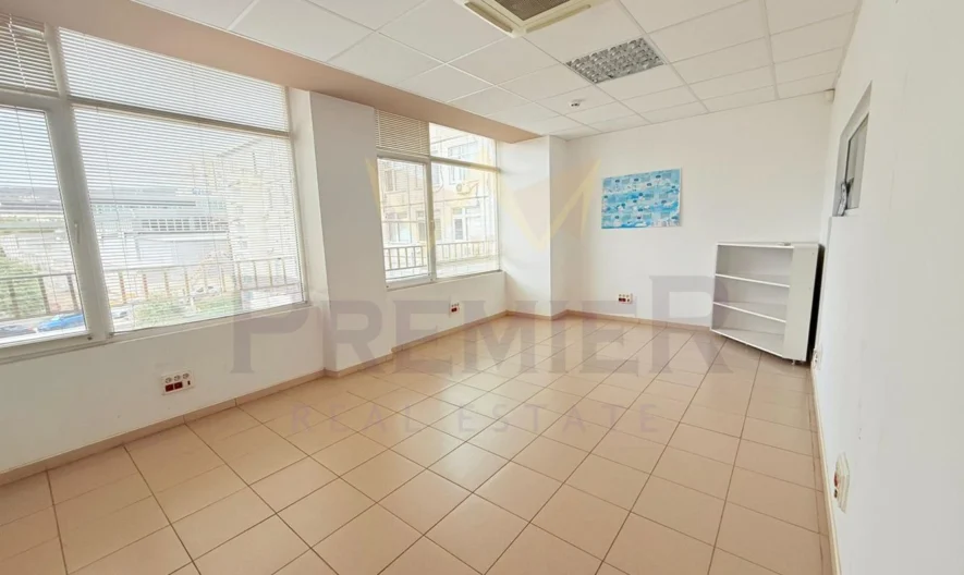 Просторен медицински център с 26 помещения в Медицински Център „Младост“ – Варна -  - снимка 2 - Имоти Премиер