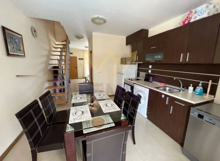 ПРОСТОРЕН МЕЗОНЕТ В ЗАТВОРЕН КОМПЛЕКС С БАСЕЙН  – ЧЕРНОМОРЕЦ -  - снимка 1 - Имоти Премиер