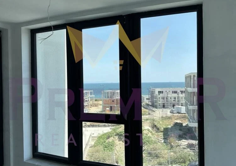 Просторен многостаен апартамент на метри от морето -  - снимка 1 - Имоти Премиер