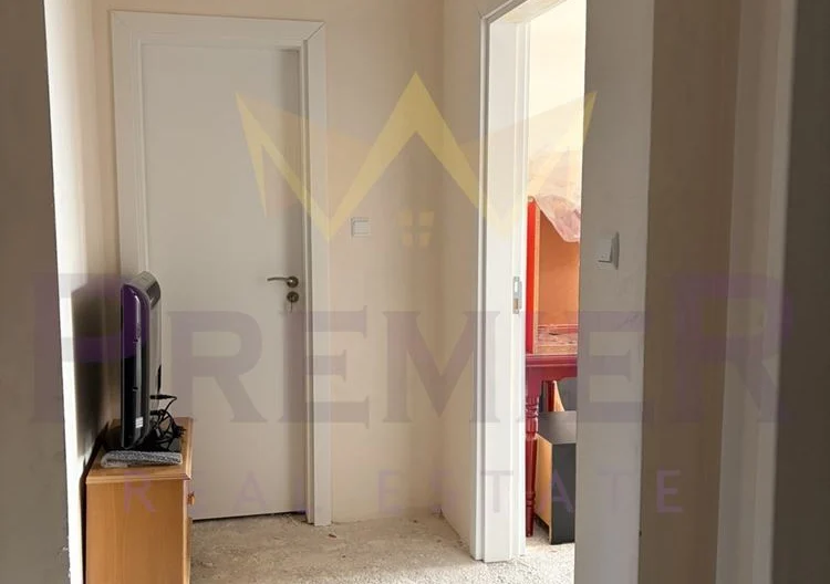 Просторен, светъл апартамент в сърцето на Поморие -  - снимка 4 - Имоти Премиер