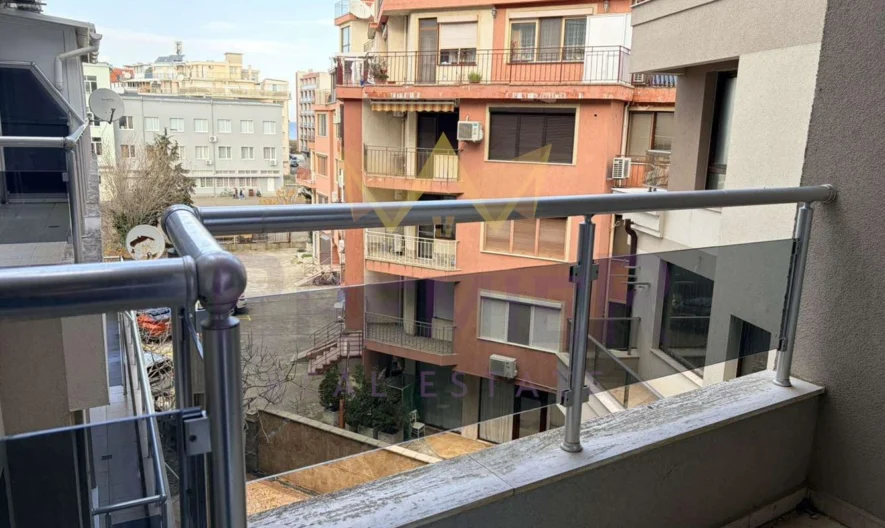 Просторен, светъл апартамент в сърцето на Поморие -  - снимка 8 - Имоти Премиер