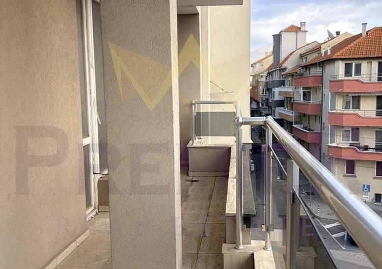 Просторен, светъл апартамент в сърцето на Поморие -  - снимка 8 - Имоти Премиер