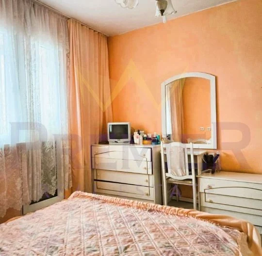 Просторен тристаен апартамент кв. Братя Миладинови -  - снимка 14 - Имоти Премиер