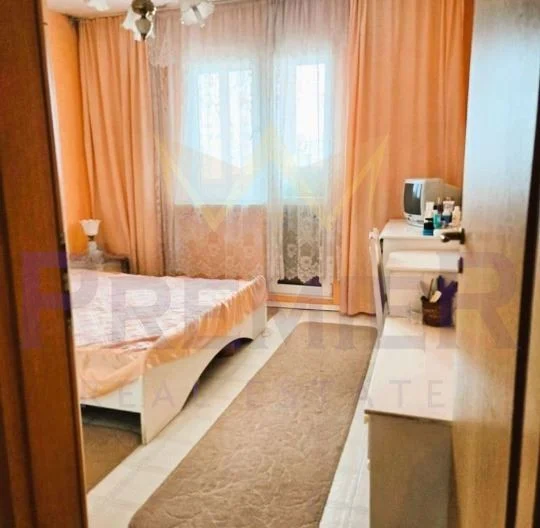 Просторен тристаен апартамент кв. Братя Миладинови -  - снимка 14 - Имоти Премиер