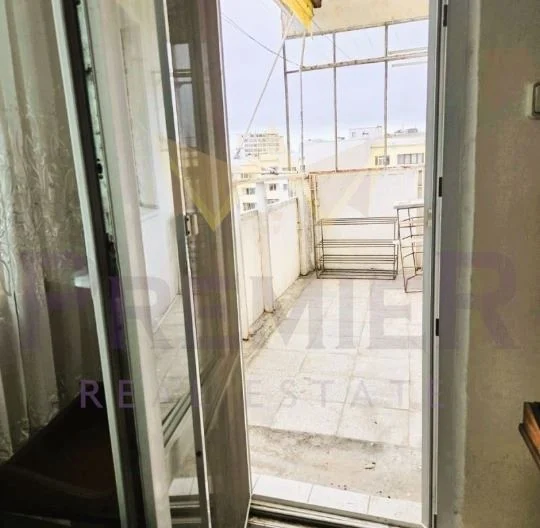 Просторен тристаен апартамент кв. Братя Миладинови -  - снимка 9 - Имоти Премиер