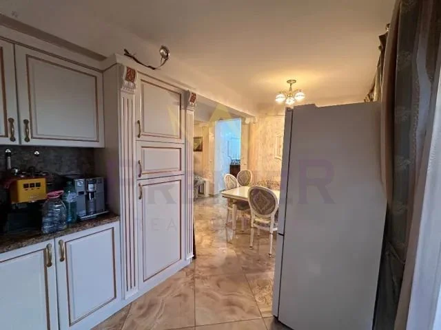 Просторен тристаен апартамент на метри от морето в Слънчев бряг -  - снимка 4 - Имоти Премиер